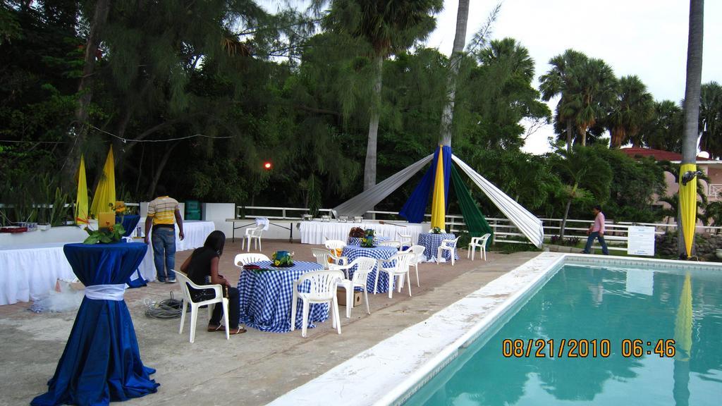 Treasure Beach Hotel Esterno foto