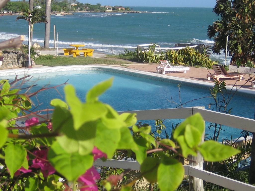 Treasure Beach Hotel Esterno foto